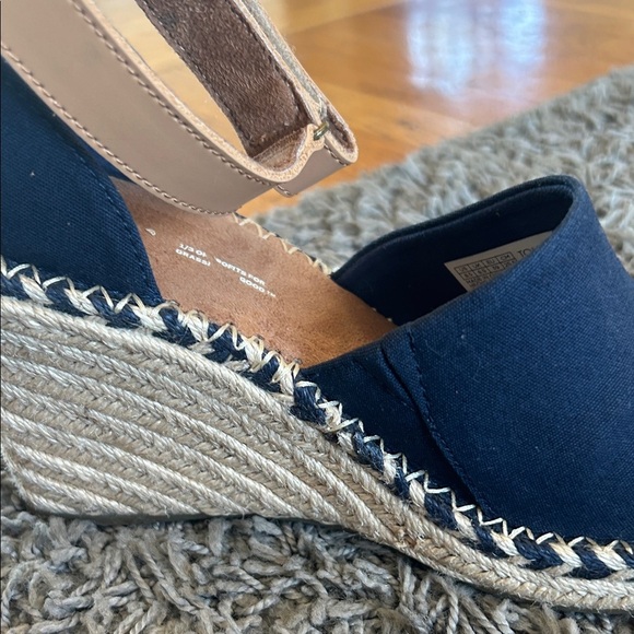 TOMS Marisol Navy Blue Canvas Wedge Heel Open Toe Ankle Strap Sandals Size 8.5 - Picture 7 of 9